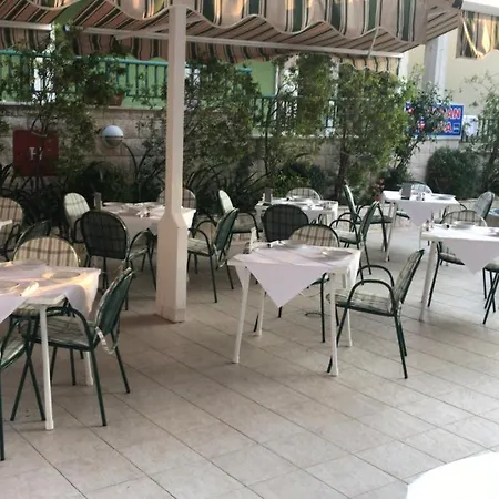 Pansion Knezovic Pensión