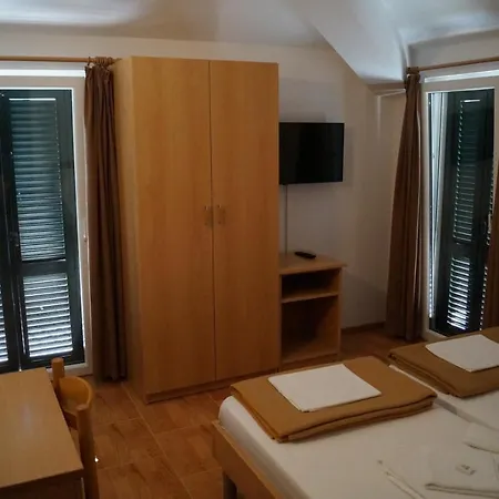 Pensión Pansion Knezovic 3*