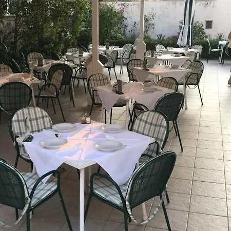 בית הארחה Pansion Knezovic 3*