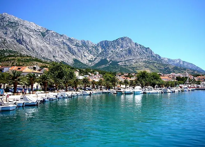 Pansion Knezovic Baška Voda